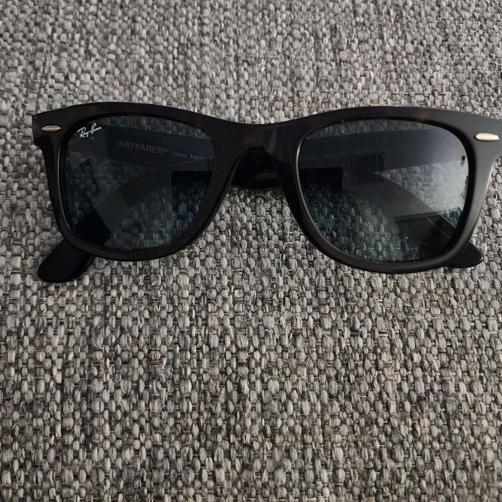 Ray-Ban Wayfarer Classic Sunglasses